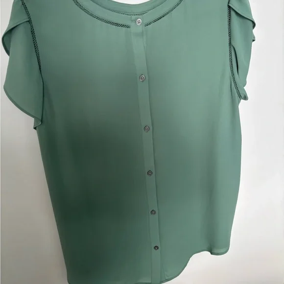 Button-back blouse - Picture 2 of 4